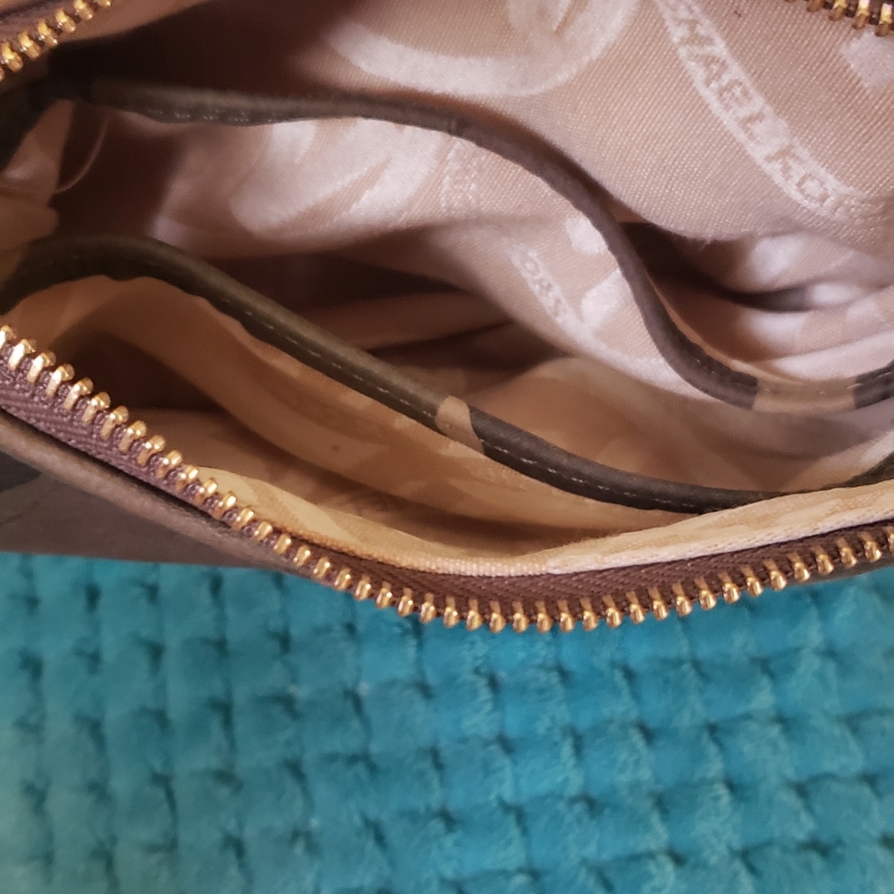 RARE: Mini grayson camo Michael Kors satchel - Picture 8 of 8
